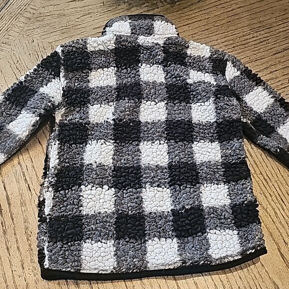 Epic Threads black and white fleece pull over sweater size 6 boys - Picture 9 of 11
